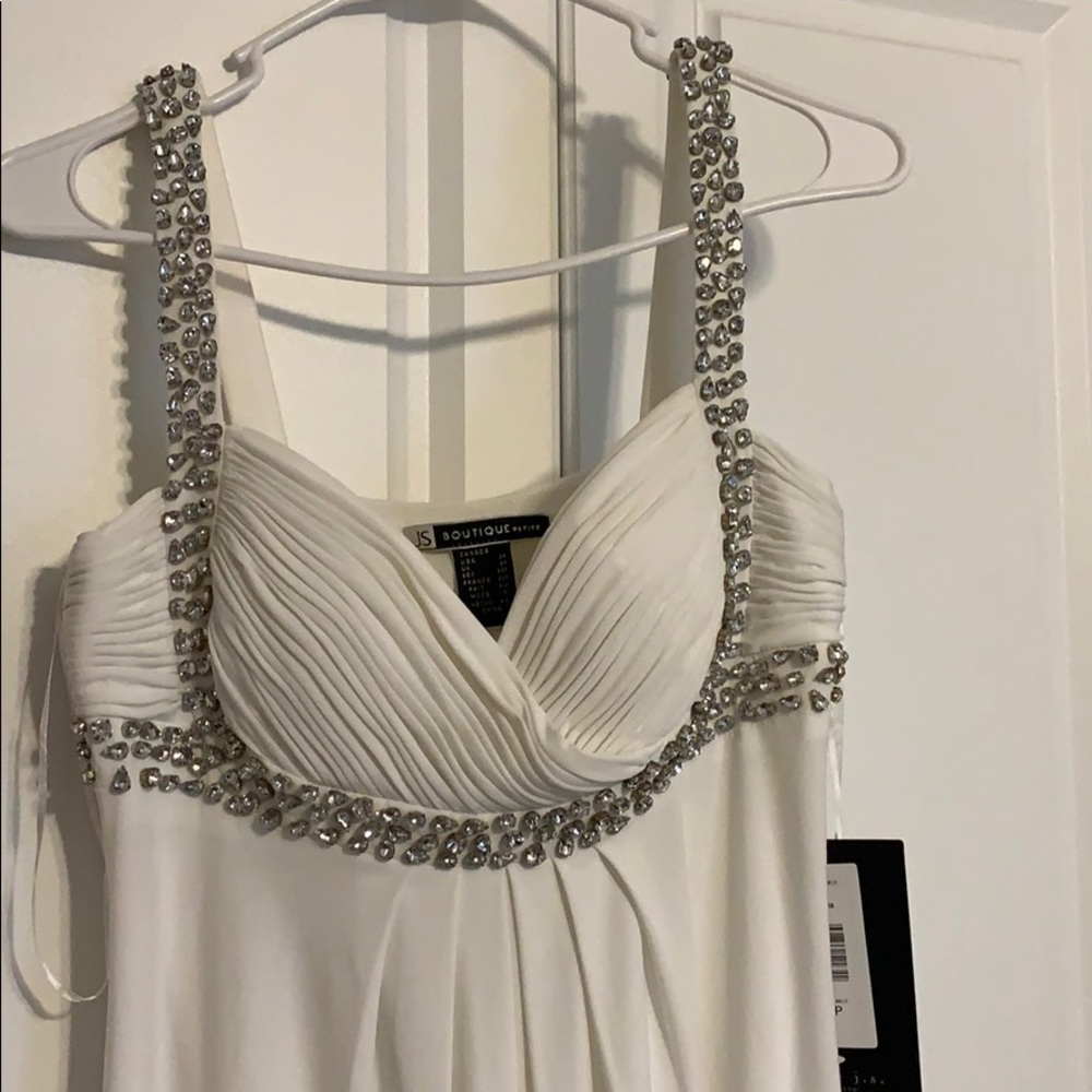Dress - Picture 2 of 4